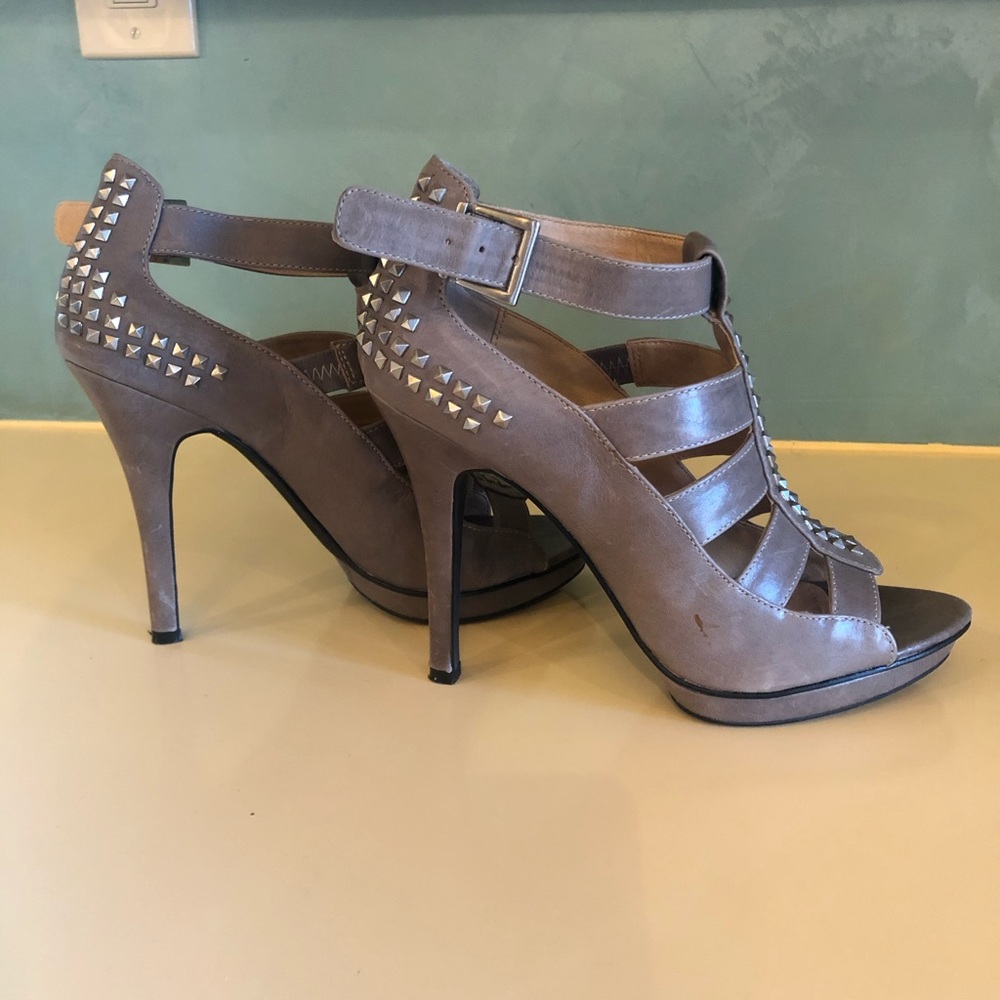 Open toe studded heels - Picture 4 of 6